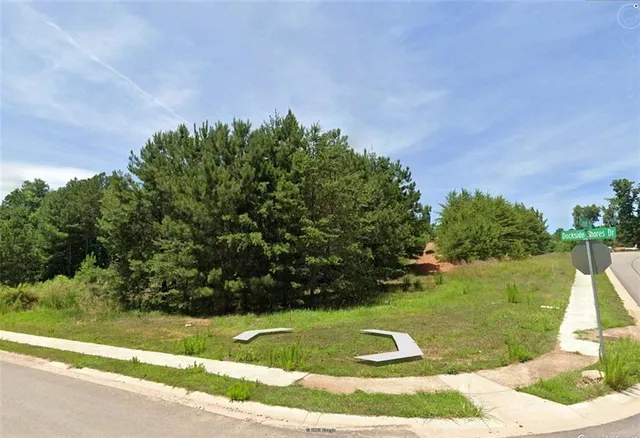 a view of a golf course