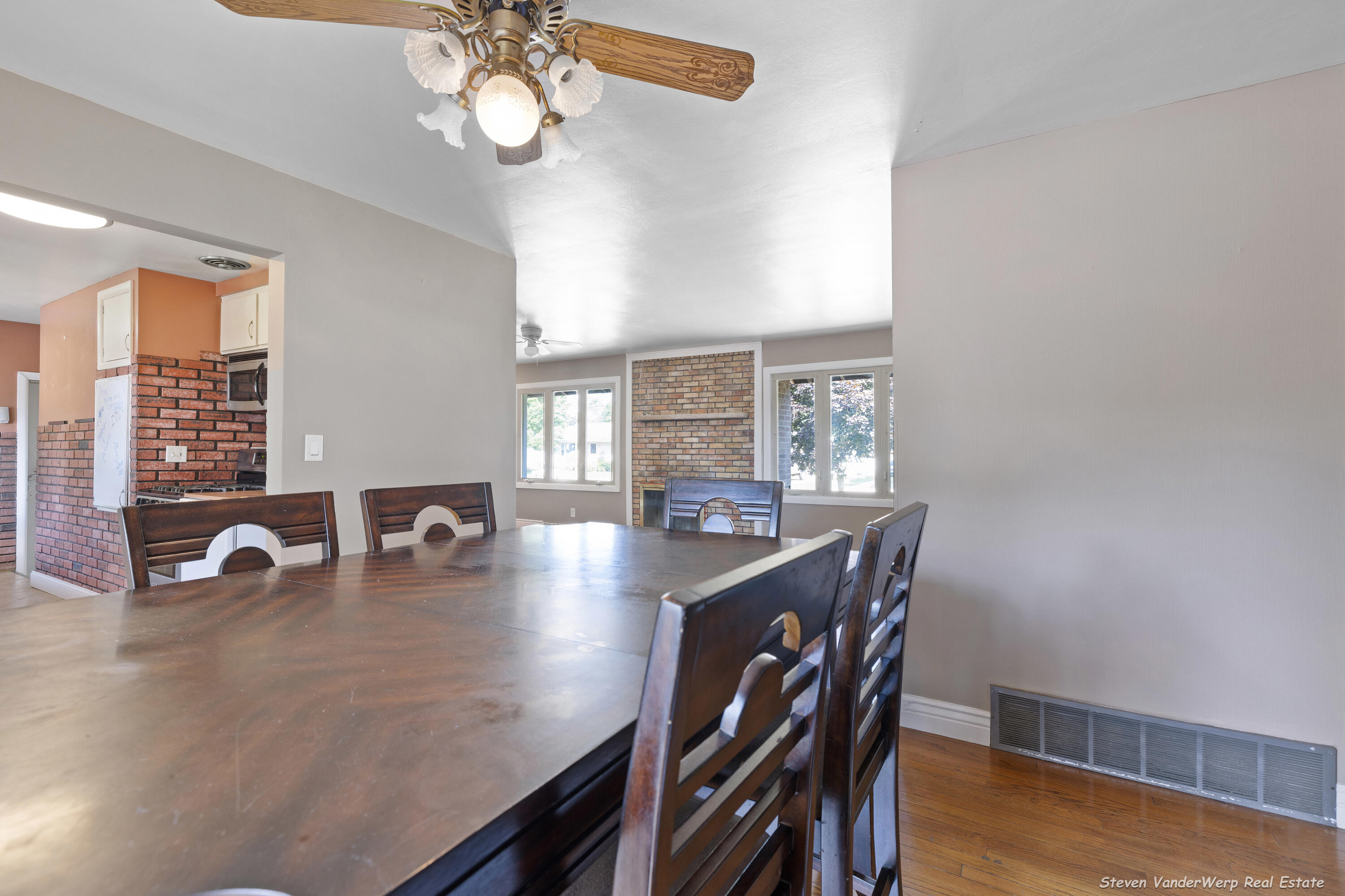 1147 East Byron Road Muskegon, MI 49441 - Photo 11 of 34 11_1147 e byron rd-00010