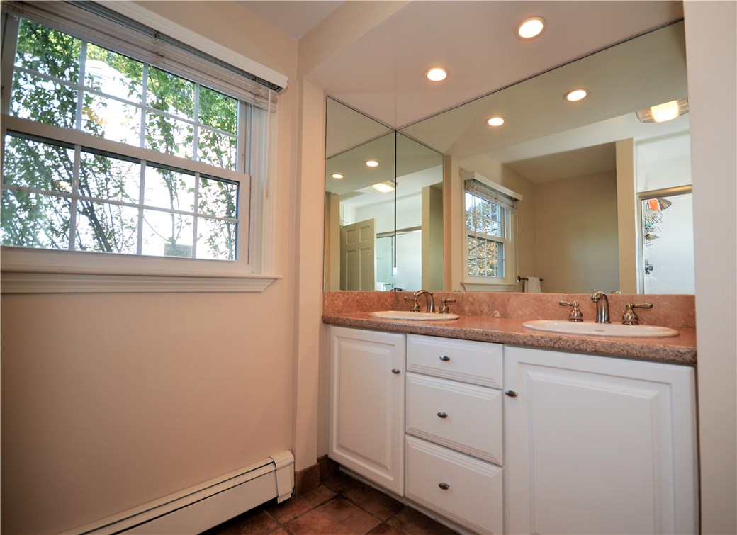 99 Cumberland Road Warwick, RI 02886 - Photo 31 of 40