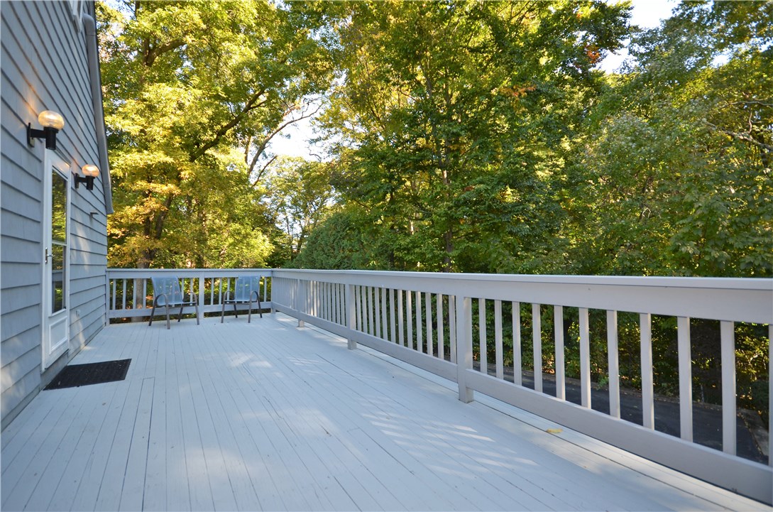 99 Cumberland Road Warwick, RI 02886 - Photo 4 of 40