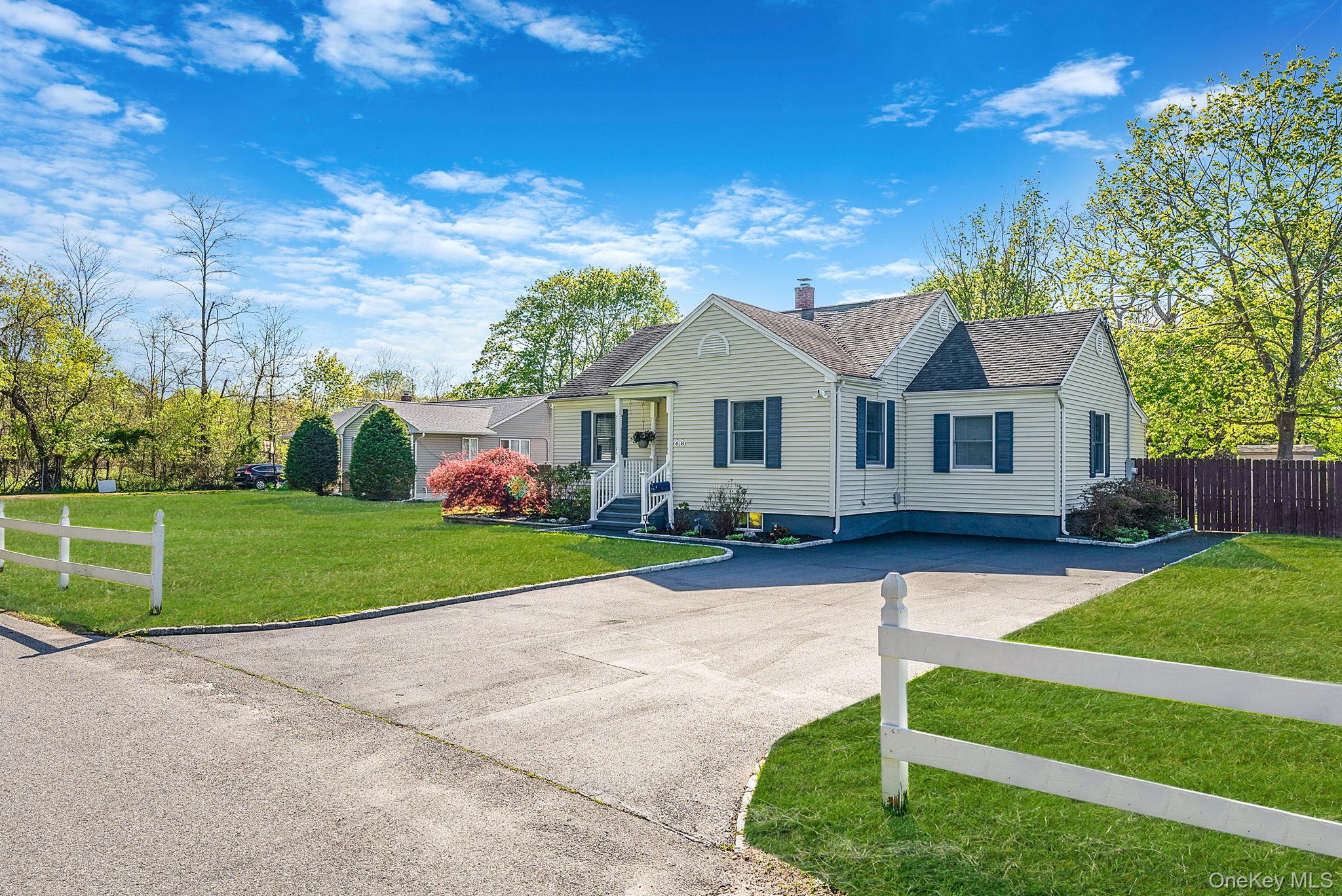 66 Hedge Road East Patchogue, NY 11772 - Photo 10 of 32
