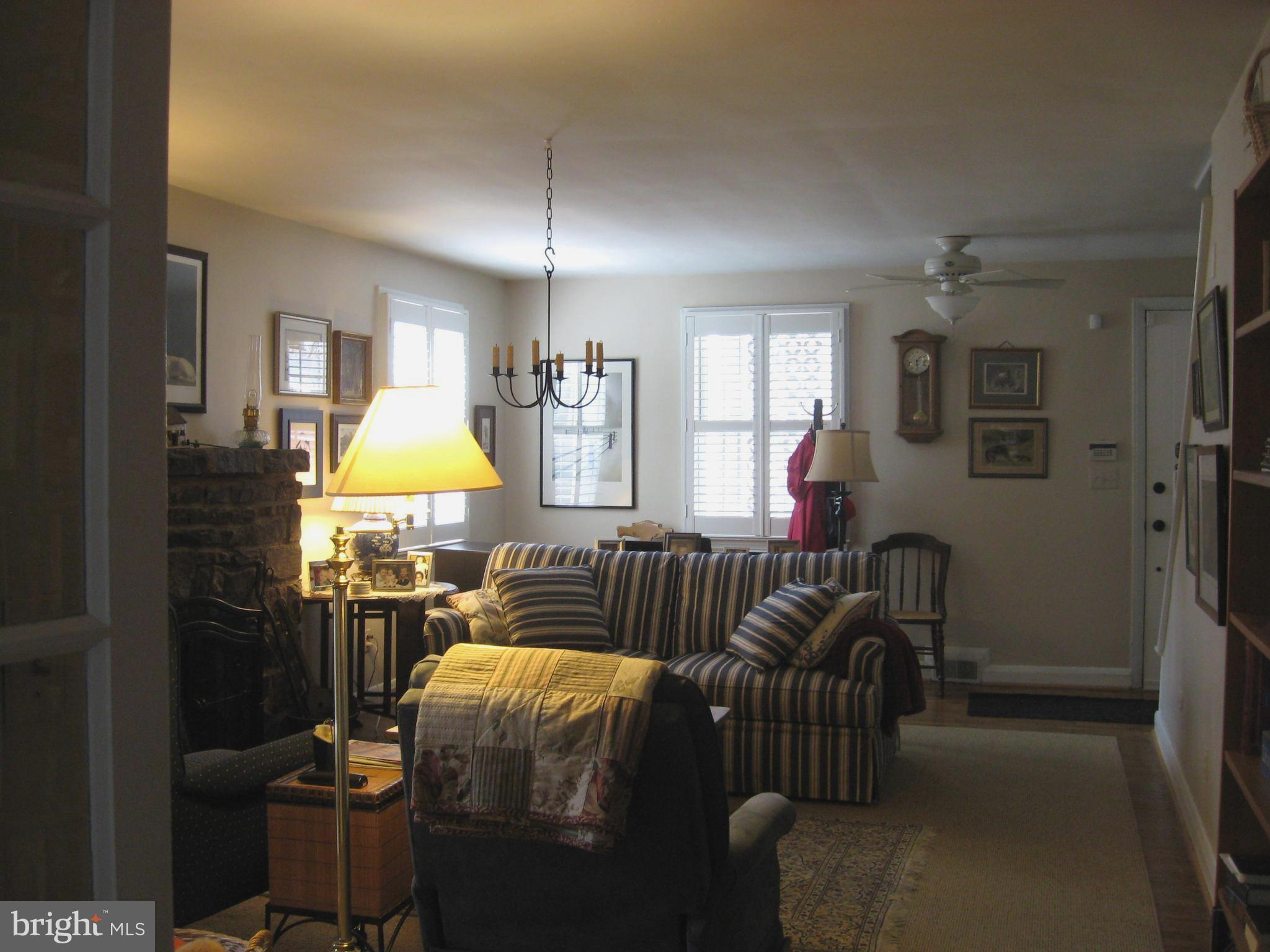 2511 Pinebrush Road Baltimore, MD 21209 - Photo 5 of 24