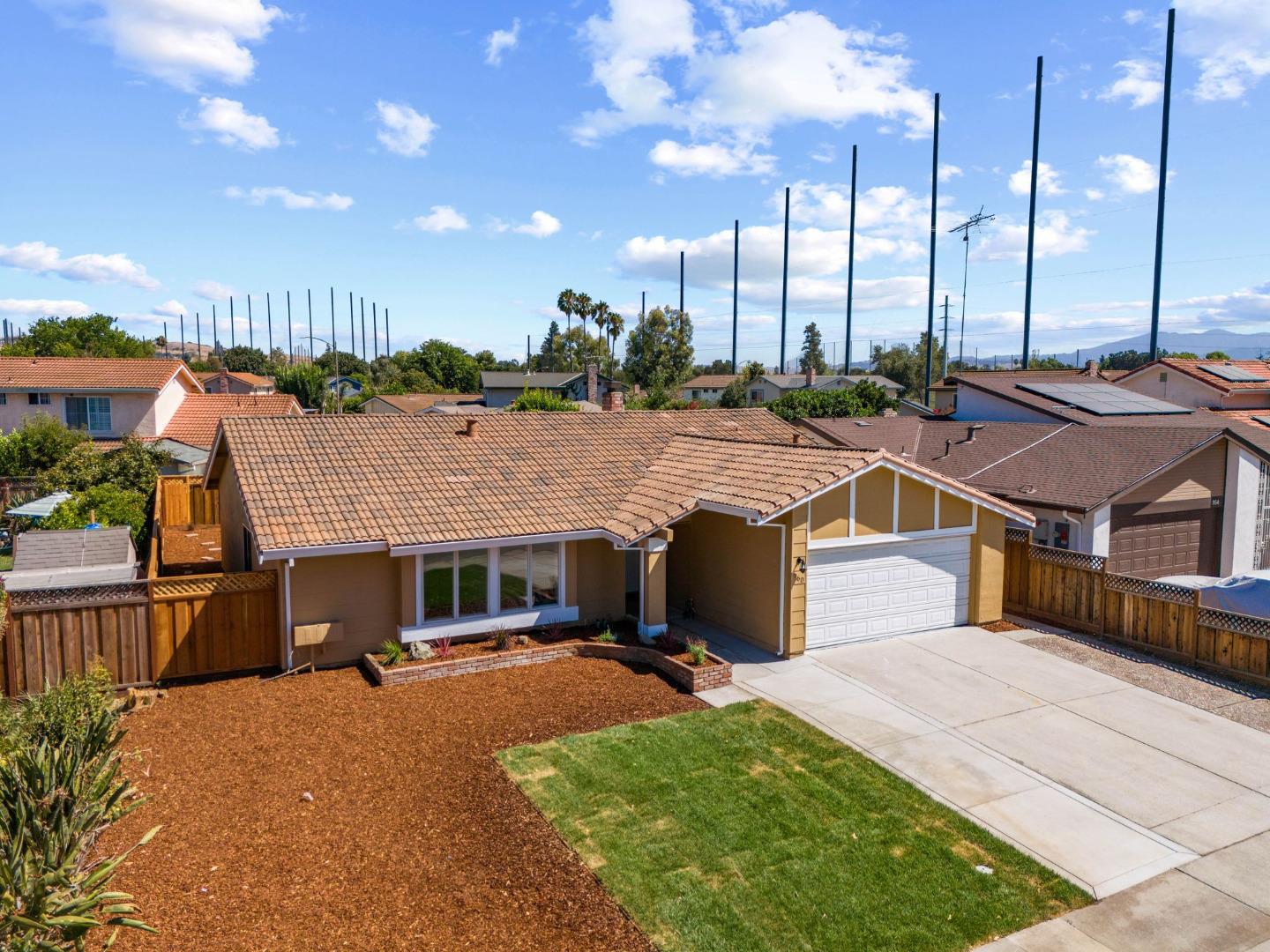 960 Cheswick Drive San Jose, CA 95121 - Photo 31 of 44 a front view of a house with a yard