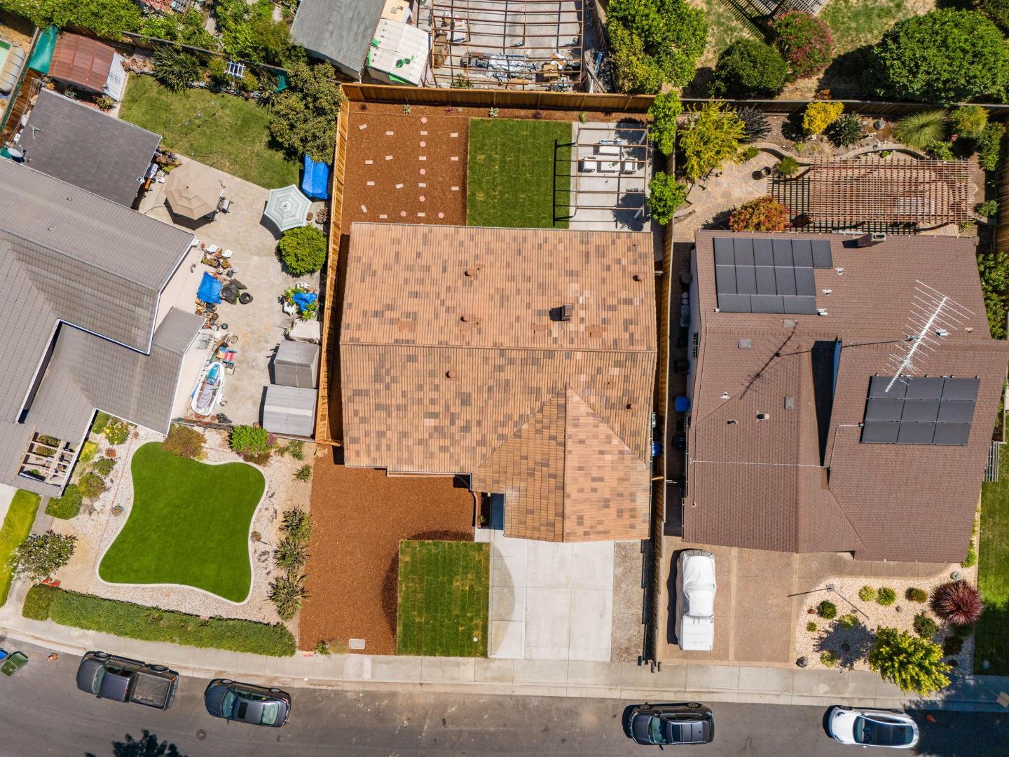 960 Cheswick Drive San Jose, CA 95121 - Photo 33 of 44 an aerial view of a house with a yard