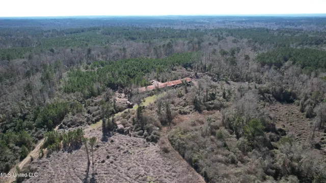 $345,000 | Crooked Creek Road, Newhebron, MS 39140