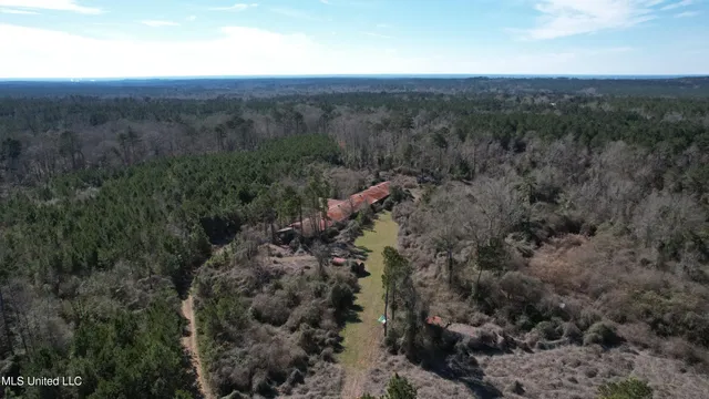 $345,000 | Crooked Creek Road, Newhebron, MS 39140