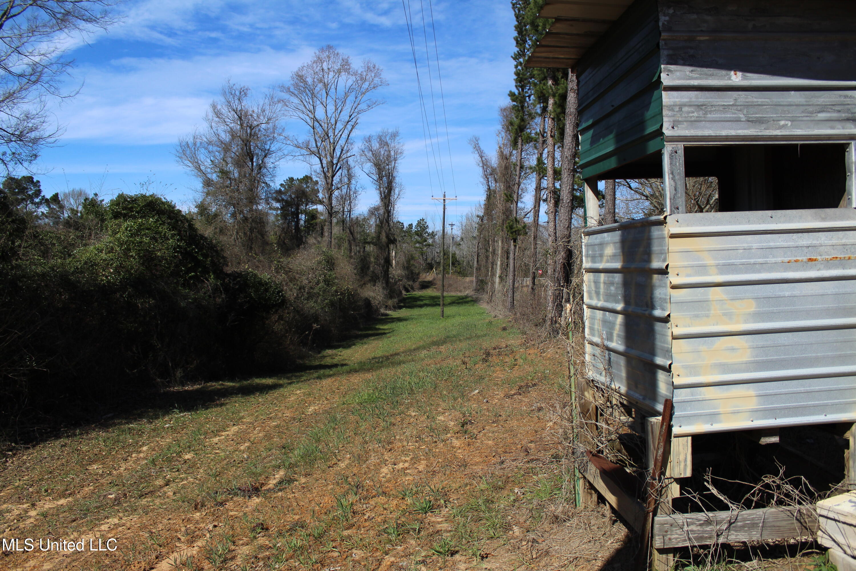 Crooked Creek Road Newhebron, MS 39140 - Photo 22 of 26 IMG_9641