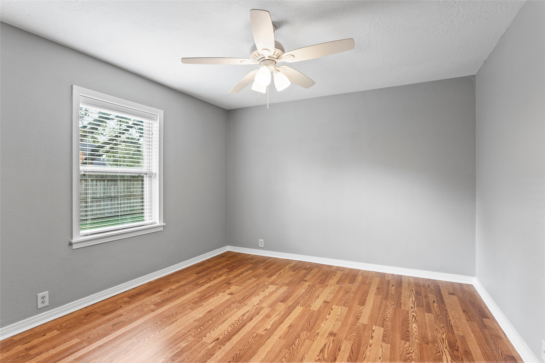 302 South Hardie Street Alvin, TX 77511 - Photo 11 of 16 Bedroom 4