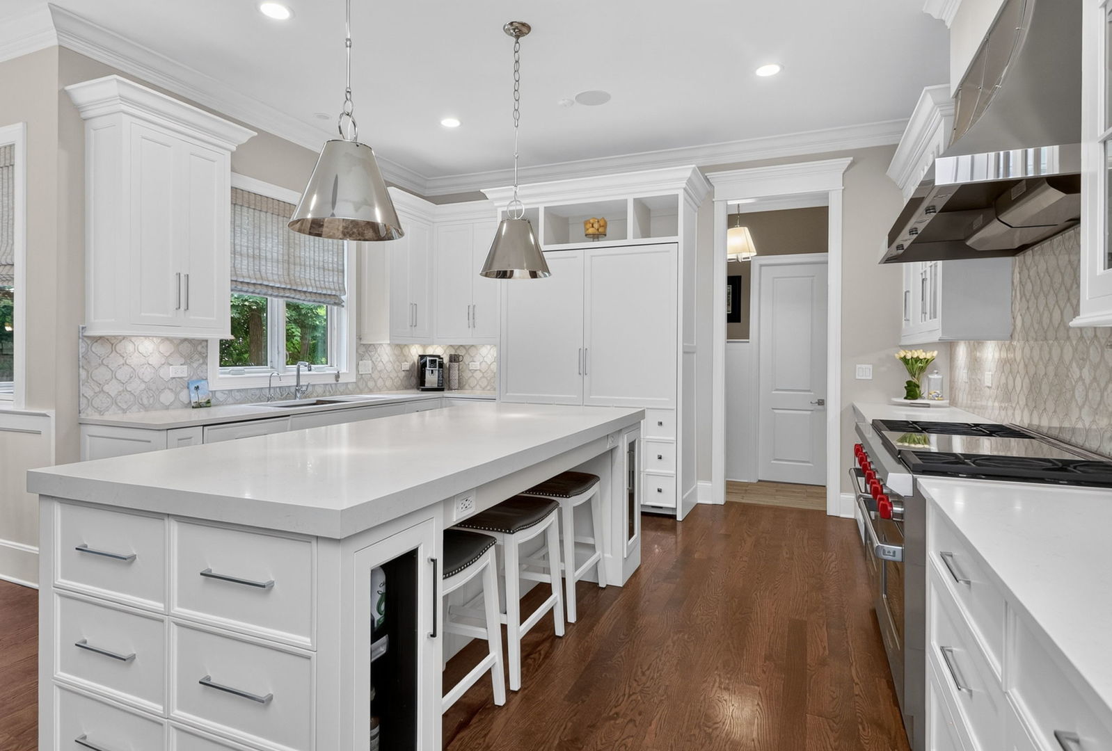 722 Cleveland Road Hinsdale, IL 60521 - Photo 8 of 42 Gallery Image 8