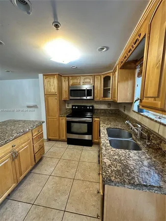 $2,700 | 551 Northwest 82nd Avenue, Unit 502, Miami, FL 33126