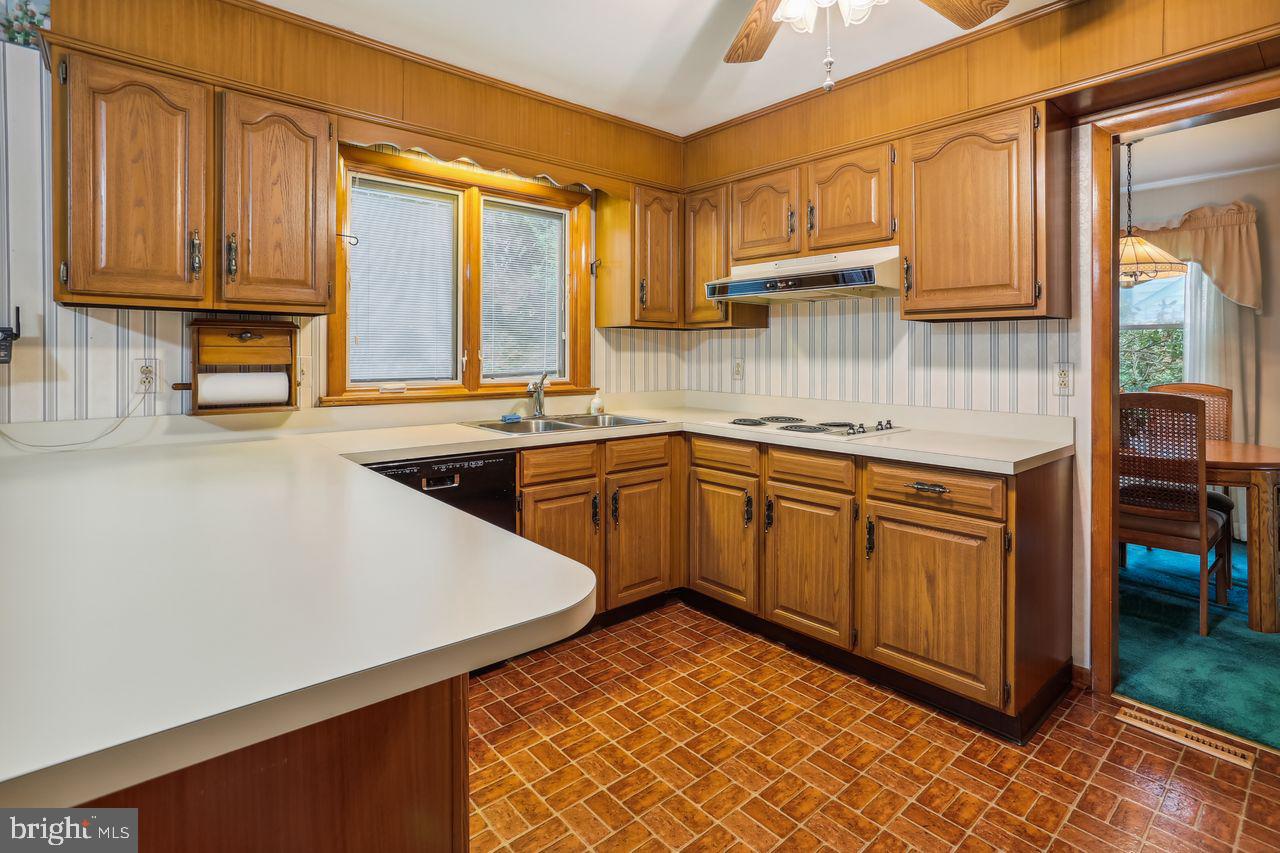 620 Southgate Road Aberdeen, MD 21001 - Photo 10 of 48 KITCHEN