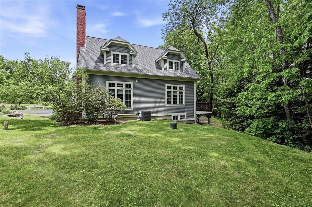 36 Sovereign Way Northampton, MA 01062 - Photo 32 of 39
