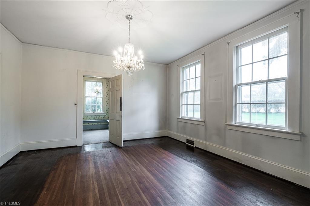 124 Hawthorne Road Elkin, NC 28621 - Photo 8 of 42 Spacious formal dining room located off foyer.