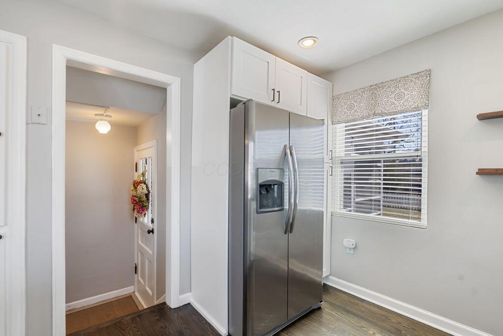 429 East Beaumont Road Columbus, OH 43214 - Photo 20 of 61 Kitchen