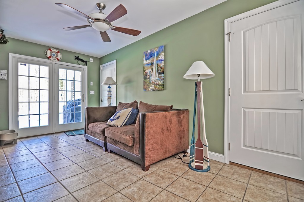 200 Mattapoisett Road Rochester, MA 02770 - Photo 6 of 42 a living room with furniture