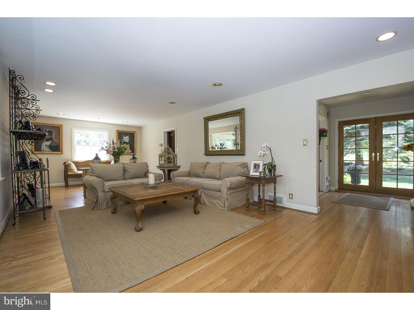 135 Fairview Road Penn Valley, PA 19072 - Photo 4 of 25 Living Room