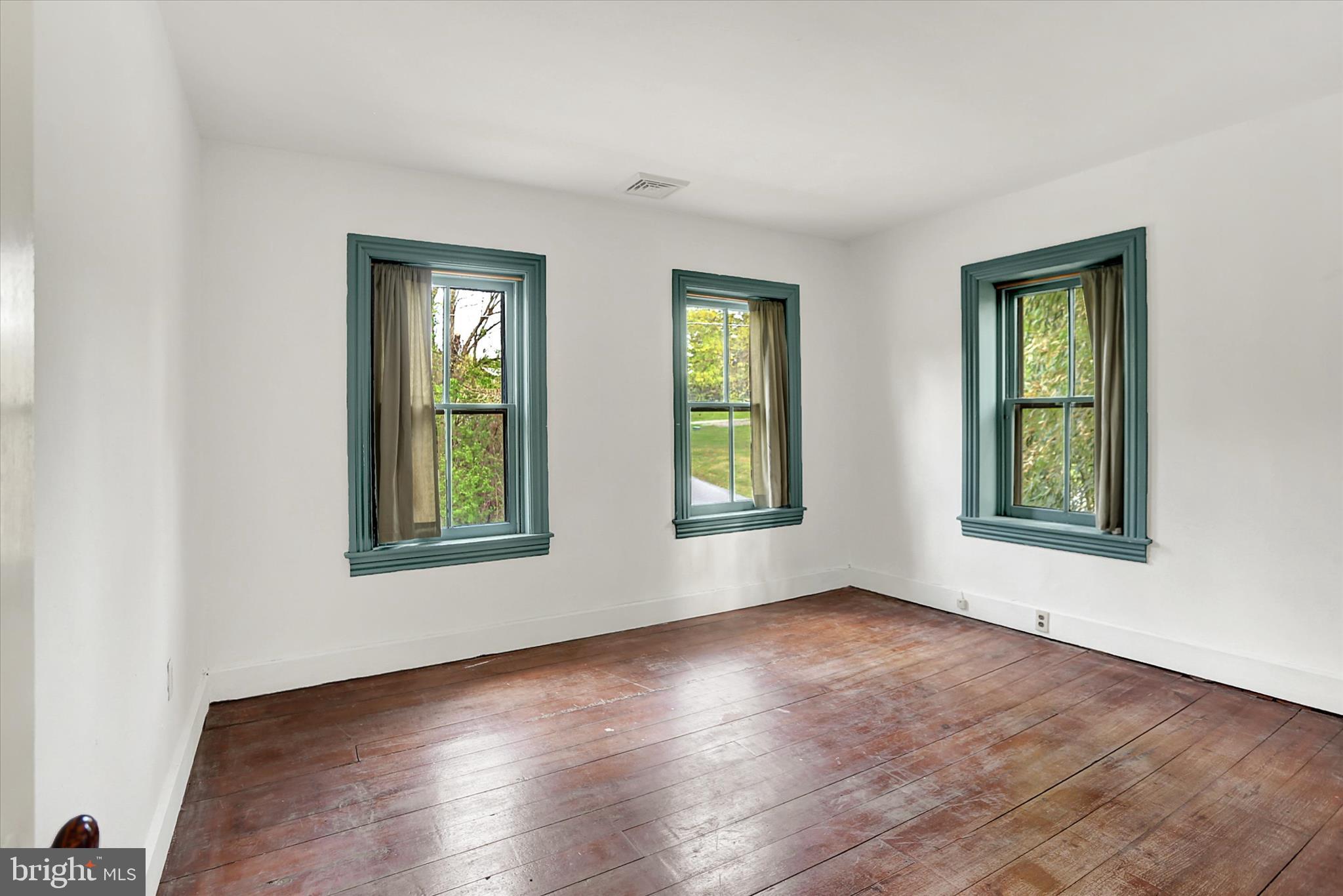 360 Franklin Church Road Dillsburg, PA 17019 - Photo 32 of 34 Wooden floors