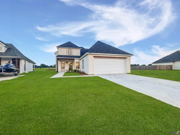 $529,900 | 39551 Hernando De Soto Drive, Darrow, LA 70725