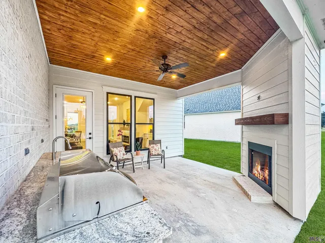 $539,900 | 39551 Hernando De Soto Drive, Darrow, LA 70725