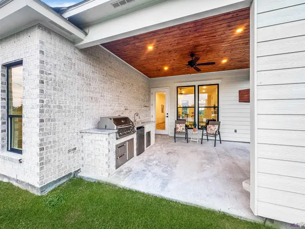 $529,900 | 39551 Hernando De Soto Drive, Darrow, LA 70725