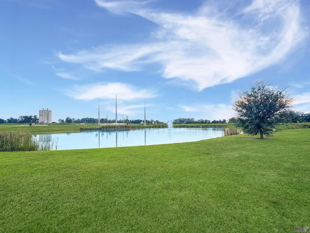 $539,900 | 39551 Hernando De Soto Drive, Darrow, LA 70725