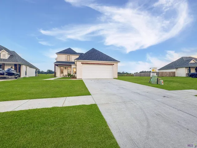 $539,900 | 39551 Hernando De Soto Drive, Darrow, LA 70725