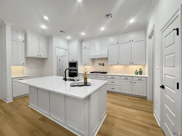 $529,900 | 39551 Hernando De Soto Drive, Darrow, LA 70725