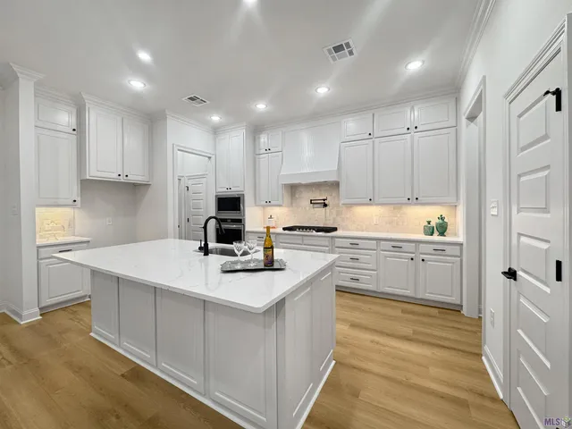 $539,900 | 39551 Hernando De Soto Drive, Darrow, LA 70725