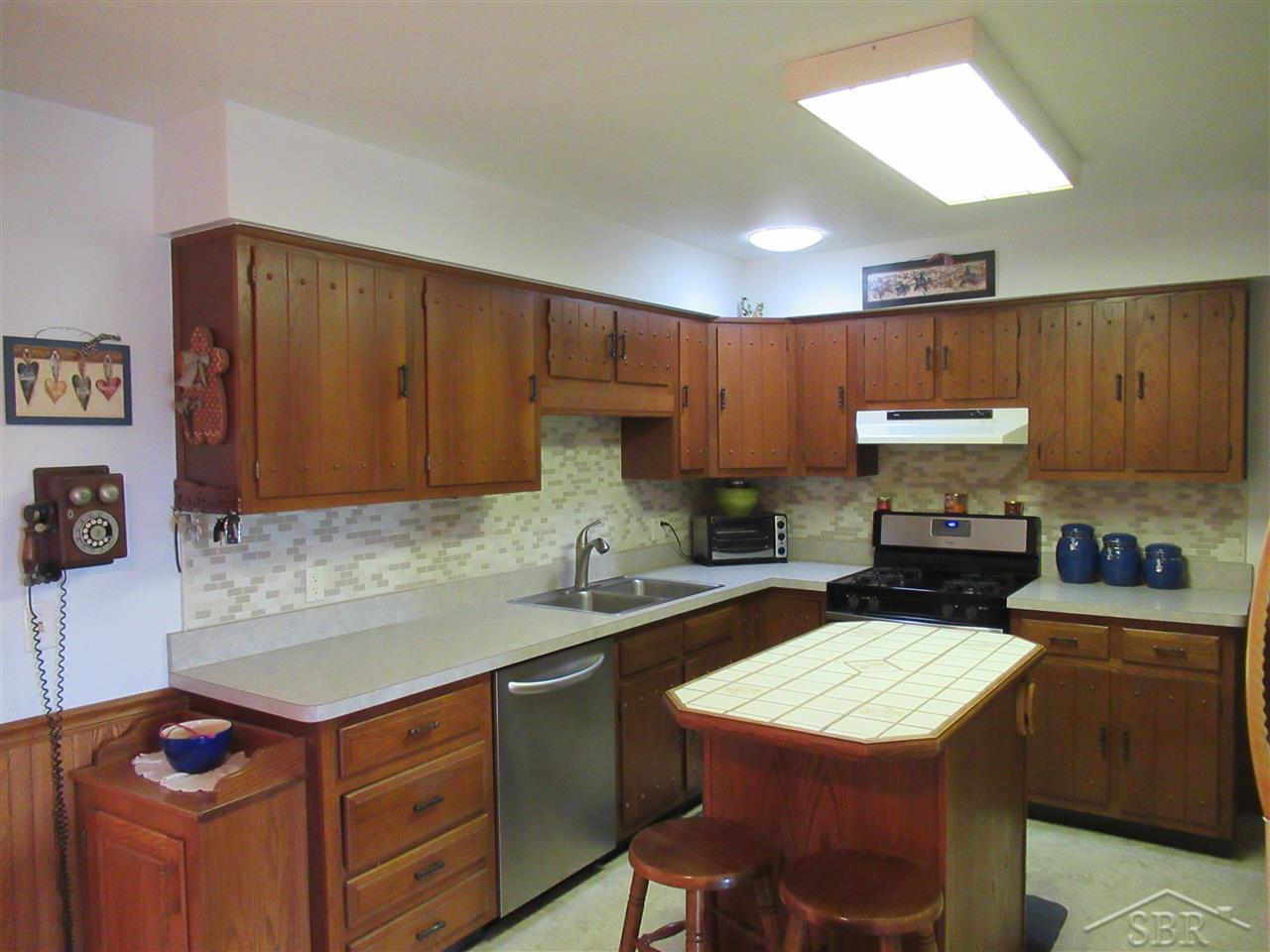 4318 Midland Road Saginaw, MI 48603 - Photo 7 of 20 Kitchen