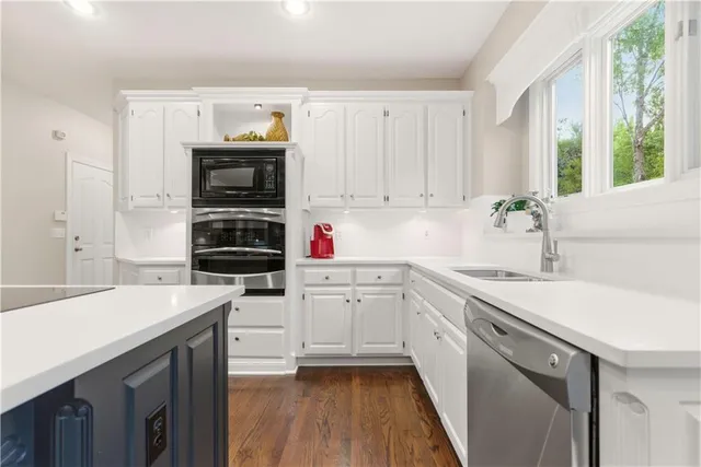 $825,000 | 12302 West 139th Terrace, Overland Park, KS 66221