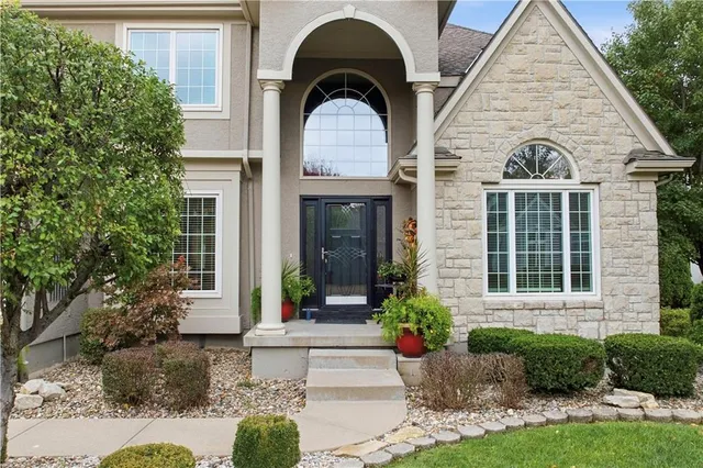 $825,000 | 12302 West 139th Terrace, Overland Park, KS 66221