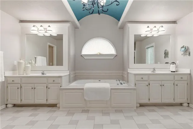 $825,000 | 12302 West 139th Terrace, Overland Park, KS 66221