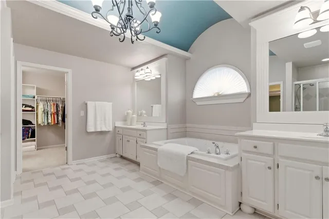 $825,000 | 12302 West 139th Terrace, Overland Park, KS 66221