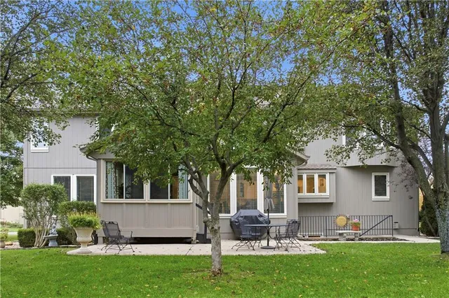 $825,000 | 12302 West 139th Terrace, Overland Park, KS 66221