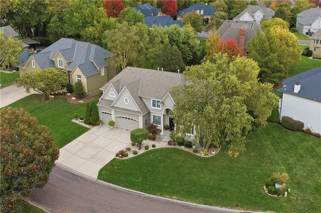 $825,000 | 12302 West 139th Terrace, Overland Park, KS 66221