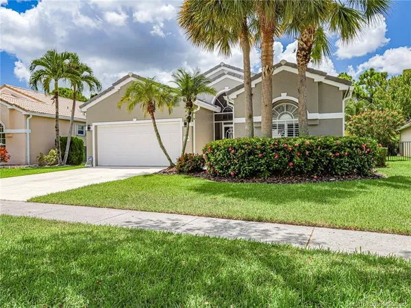 $560,000 | 7007 Southeast Twin Oaks Circle, Stuart, FL 34997
