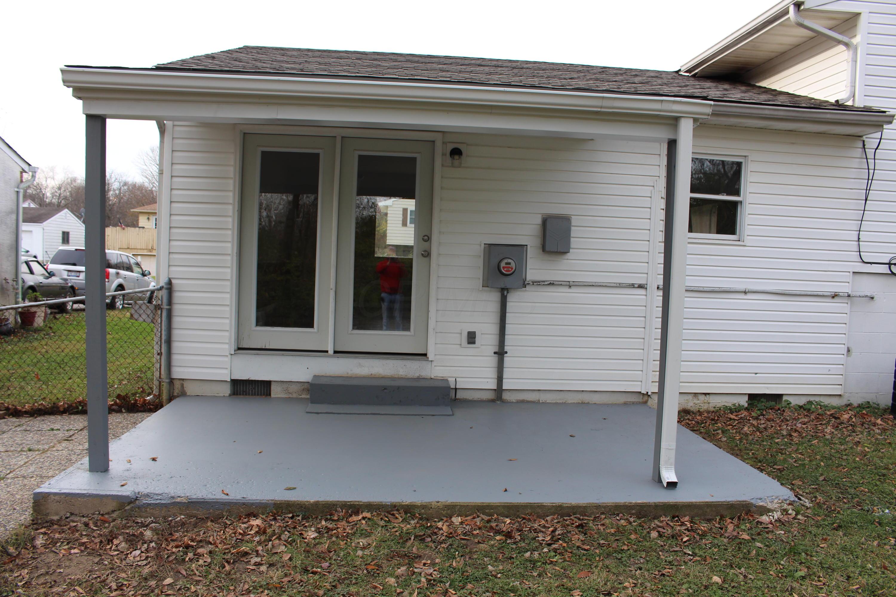 1594 Fall Brook Road Columbus, OH 43223 - Photo 3 of 16 Gallery Image 3