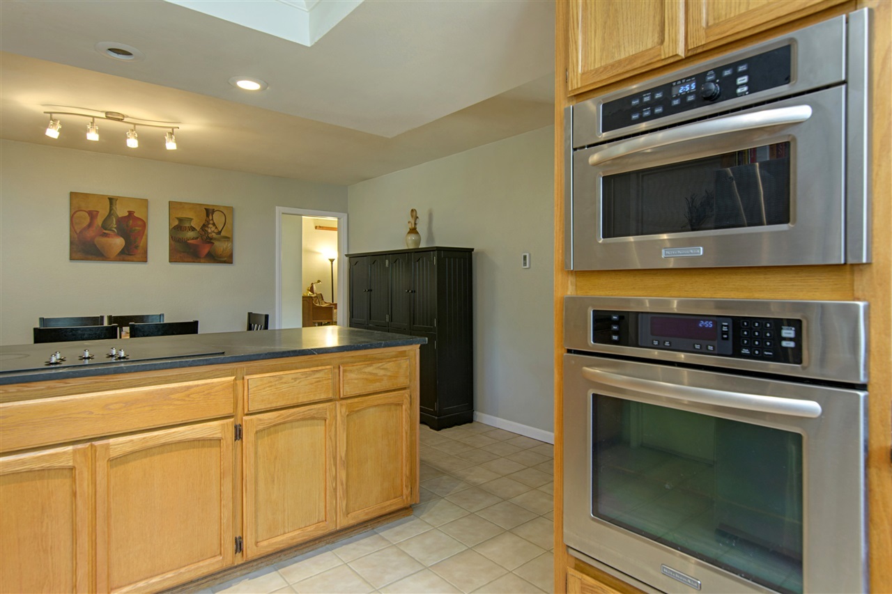 16462 Espola Road Poway, CA 92064 - Photo 10 of 24