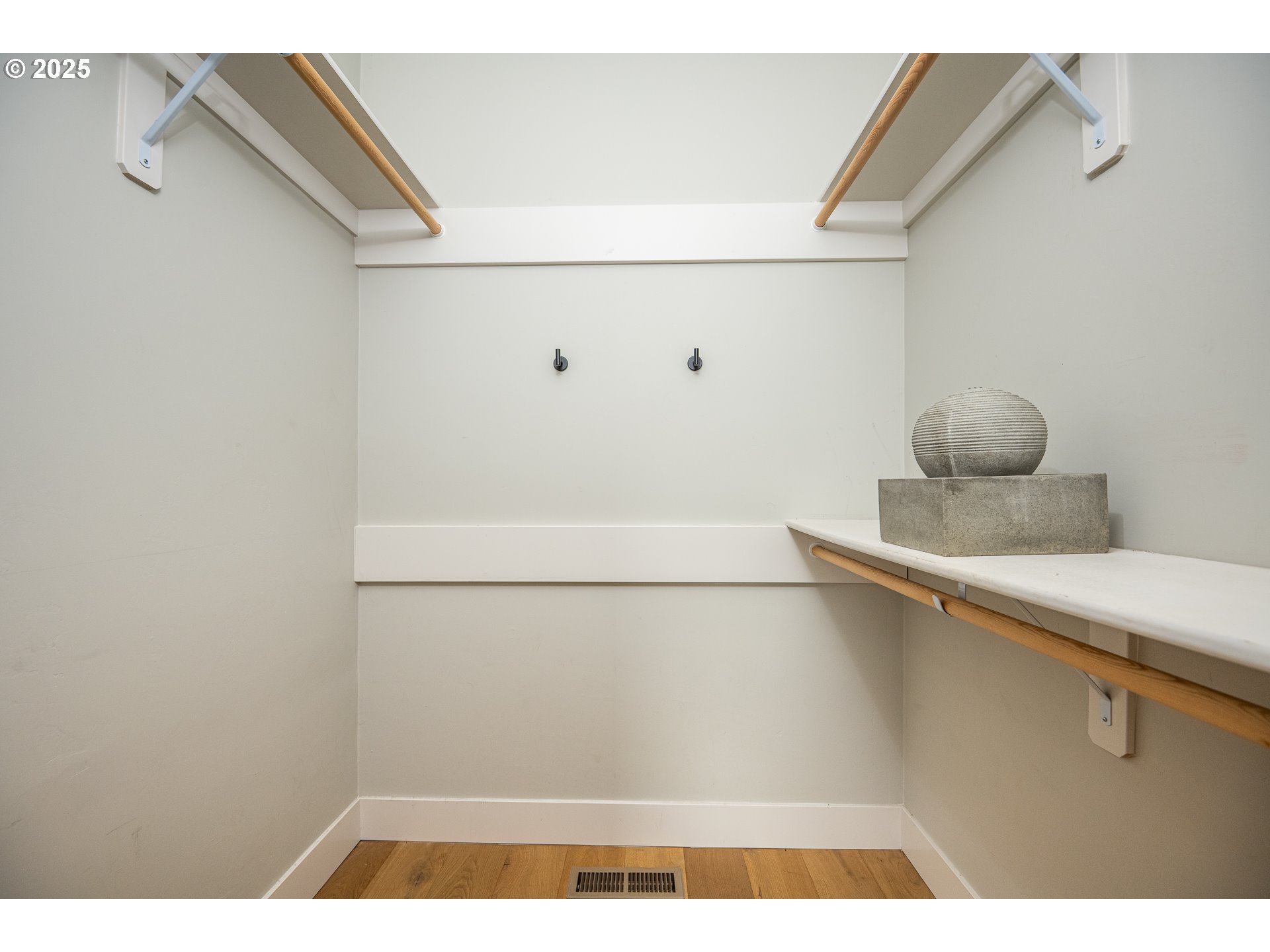 3346 Zane Lane Eugene, OR 97404 - Photo 13 of 47