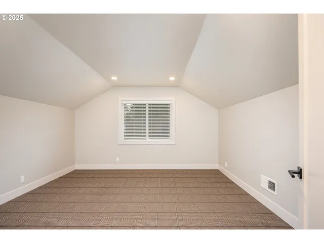 a view of an outdoor space and window