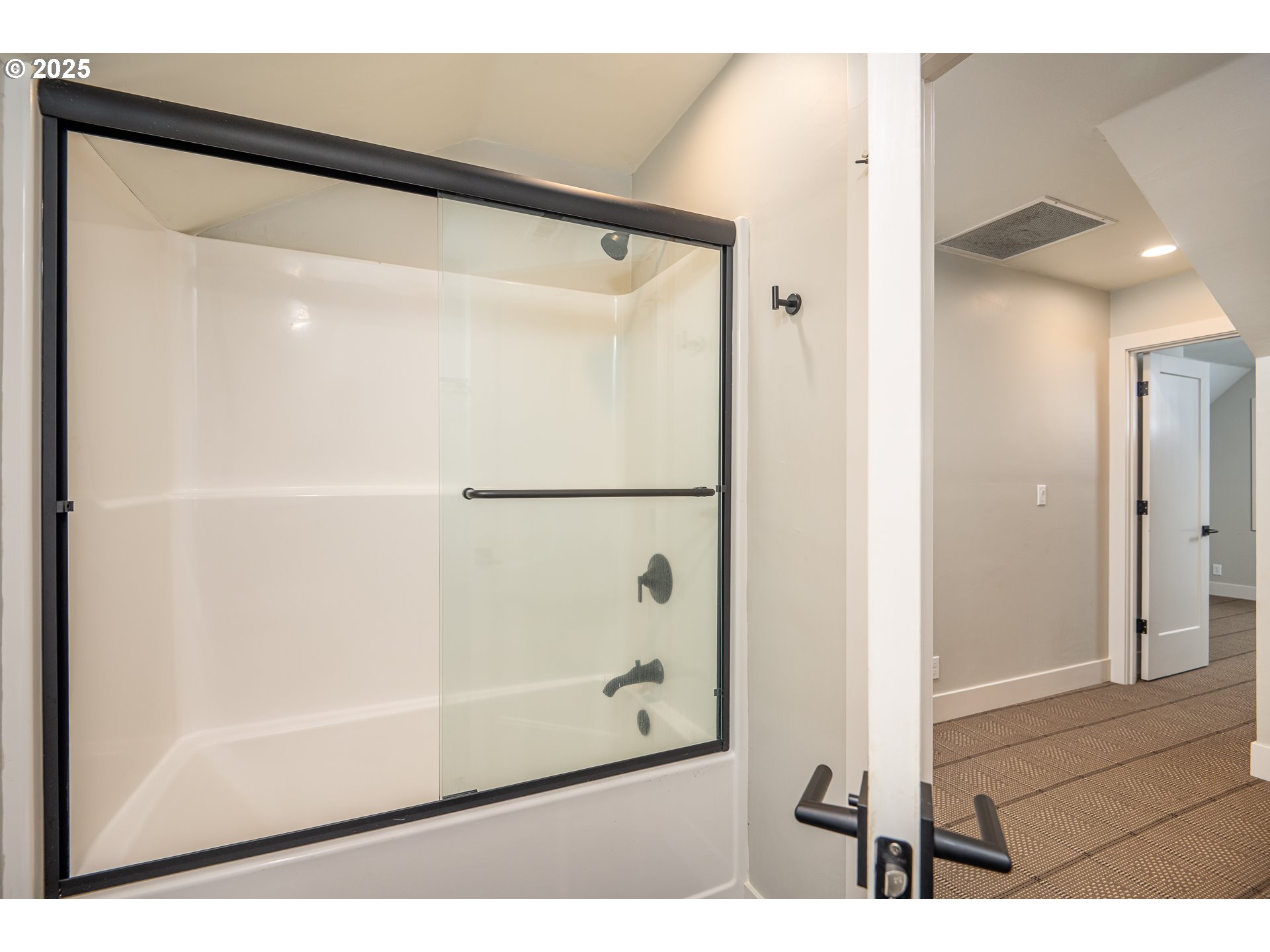 3346 Zane Lane Eugene, OR 97404 - Photo 22 of 47 a picture of a glass door