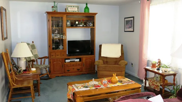 $229,900 | 400 Parkwood Drive, Jonesville, MI 49250