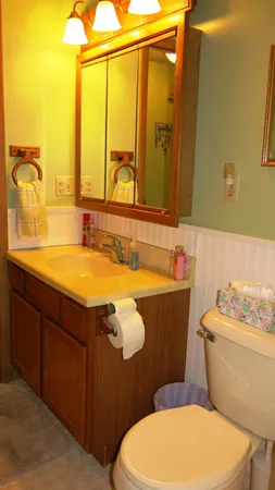 $229,900 | 400 Parkwood Drive, Jonesville, MI 49250