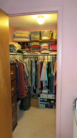 $229,900 | 400 Parkwood Drive, Jonesville, MI 49250