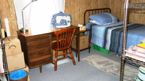 $229,900 | 400 Parkwood Drive, Jonesville, MI 49250