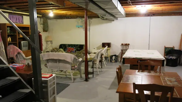 $229,900 | 400 Parkwood Drive, Jonesville, MI 49250