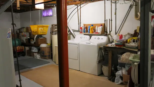 $229,900 | 400 Parkwood Drive, Jonesville, MI 49250