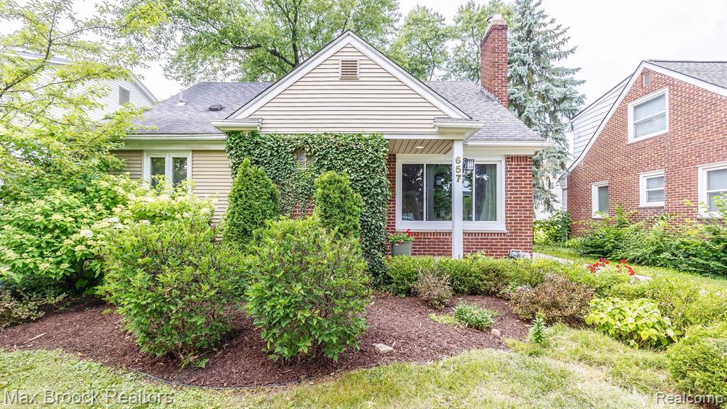 657 Coolidge Road Birmingham, MI 48009 - Photo 1 of 50 Gallery Image 1