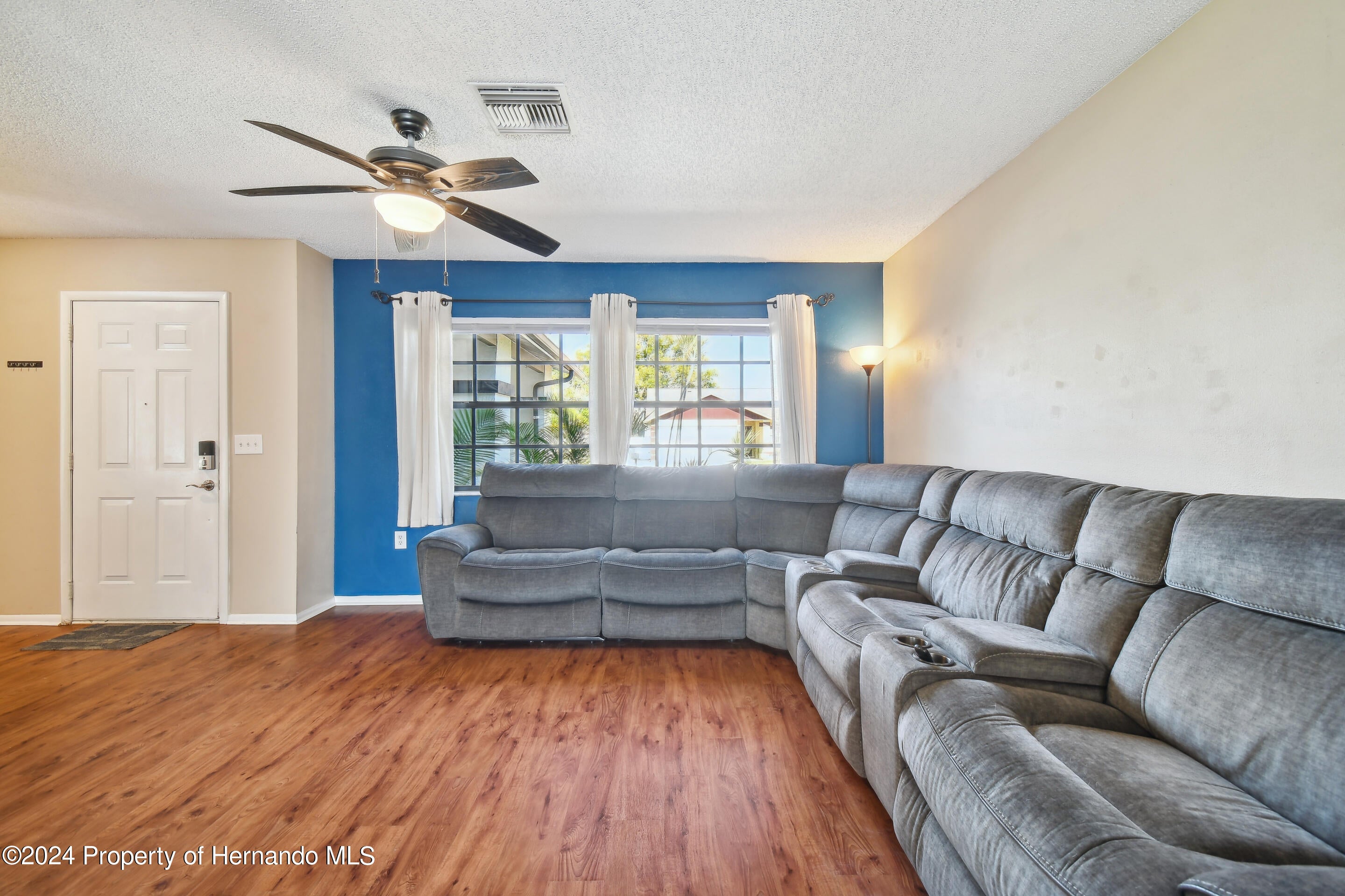 8542 Huntsman Lane Port Richey, FL 34668 - Photo 8 of 68 12-DSC_5546