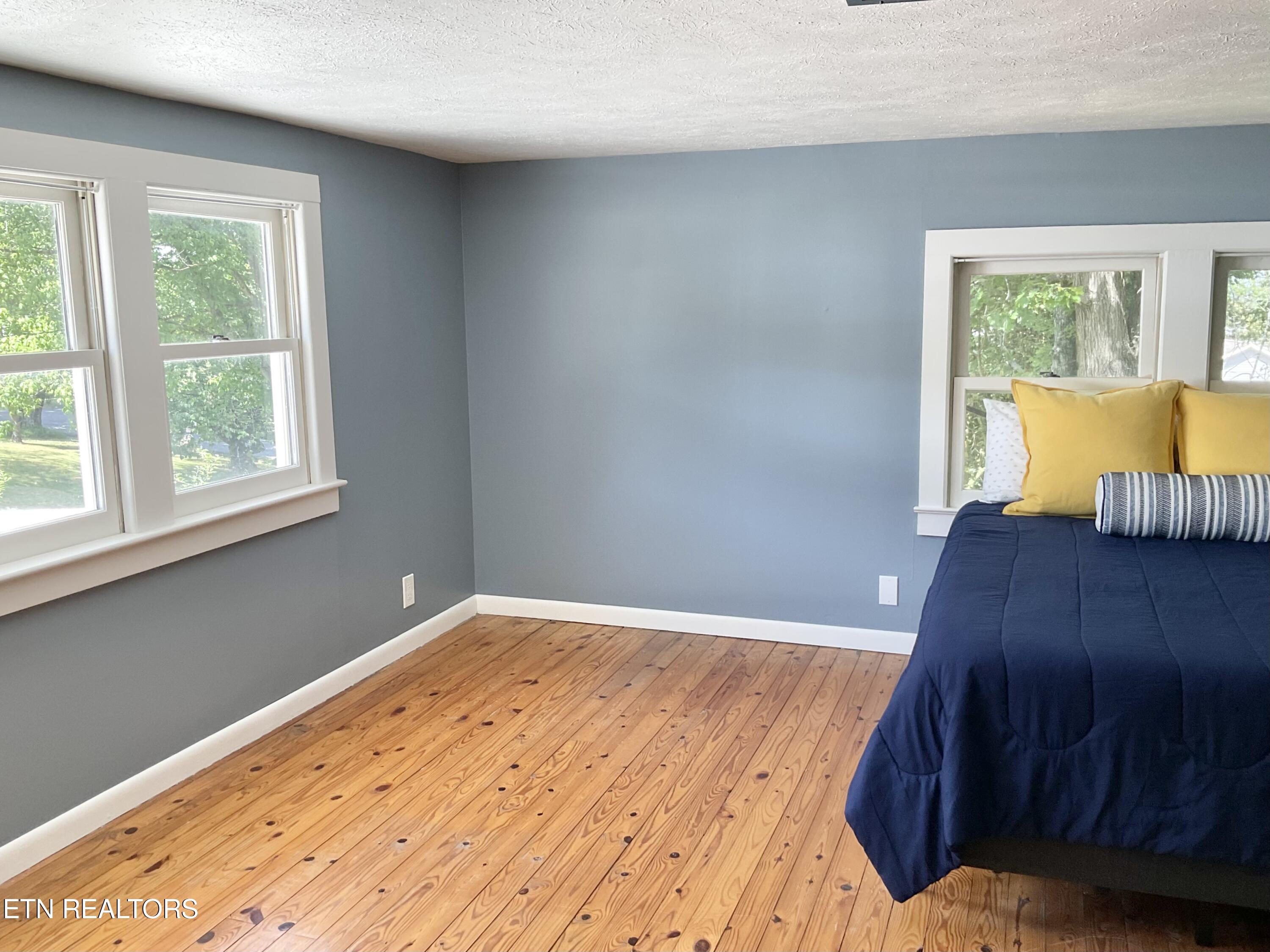 328 Ridgeview Drive Clinton, TN 37716 - Photo 25 of 45 Bedroom up